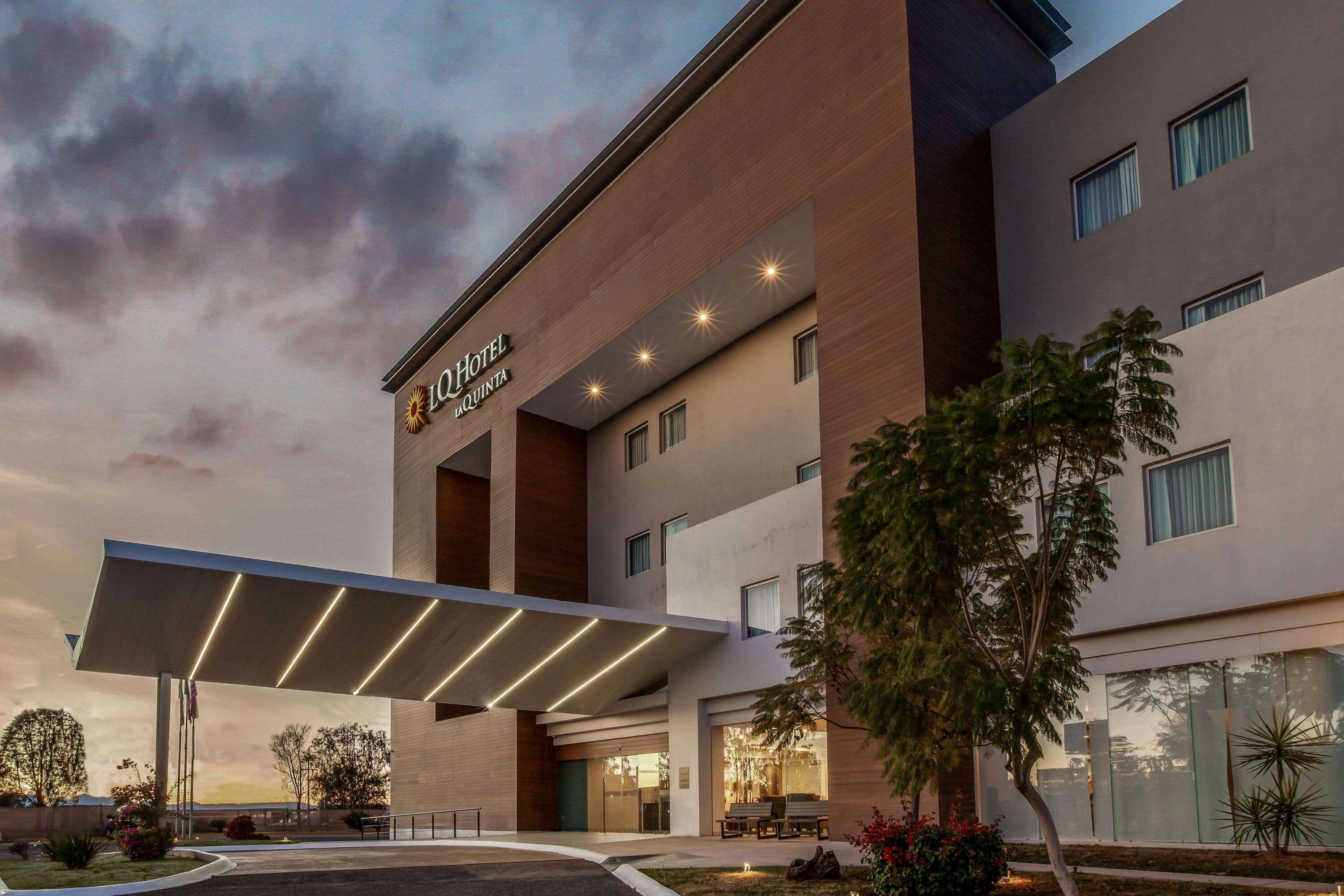 La Quinta By Wyndham Aguascalientes Hotel Exterior photo